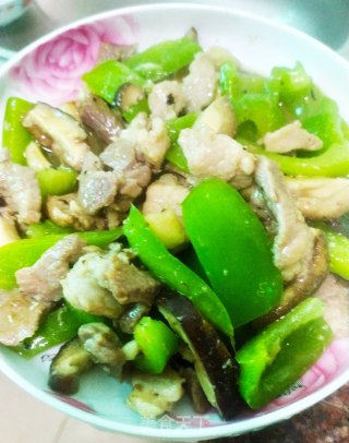 瘦肉炒香菇圆椒的做法步骤：8