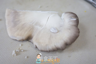 9个月以上辅食蘑菇肉松六倍粥的做法步骤：2