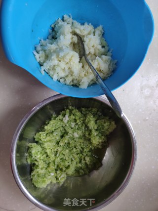 芹菜头菜猪肉水饺的做法步骤：5