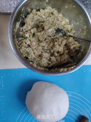 芹菜头菜猪肉水饺的做法步骤：10