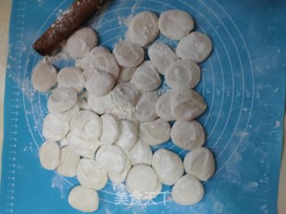 芹菜头菜猪肉水饺的做法步骤：11