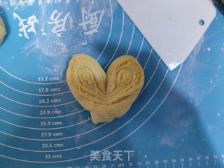 椰蓉爱心面包的做法步骤：16