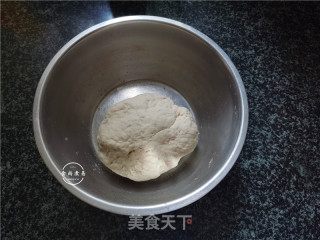 酥炸油饼的做法步骤：2
