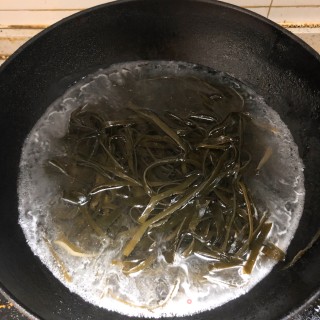 凉拌海带丝的做法步骤：2