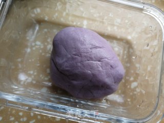 紫薯鲜肉萝卜煎饺的做法步骤：2