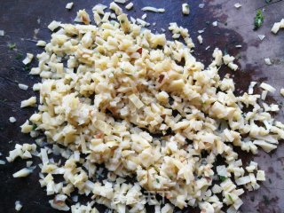 荠菜笋肉大馄饨的做法步骤：3