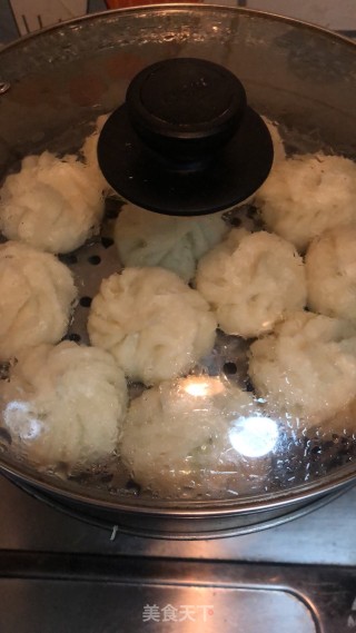 西葫芦鸡蛋粉丝素馅包子的做法步骤：9