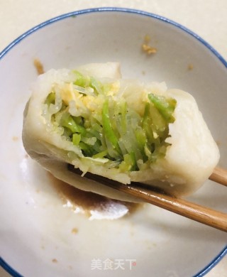 西葫芦鸡蛋粉丝素馅包子的做法步骤：11