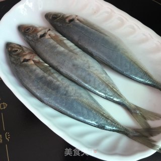 蒸池鱼的做法步骤：1