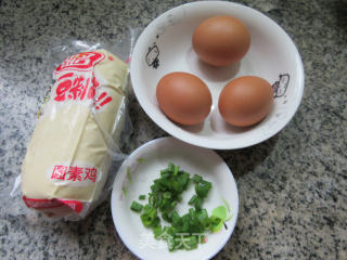 炸蛋烧圆素鸡的做法步骤：1