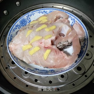 自制鱼松（无酱油版）的做法步骤：1