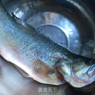 美味炸鱼块的做法步骤：1