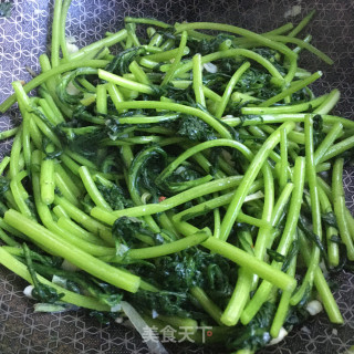 清炒茼蒿的做法步骤：7