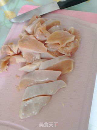 宝宝辅食—鸡肉粉的做法步骤：1