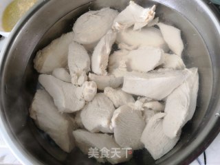 宝宝辅食—鸡肉粉的做法步骤：2