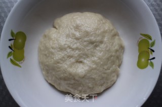 老婆饼的做法步骤：1