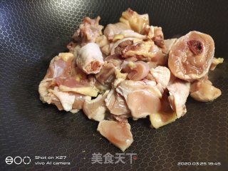 土豆焖鸡块的做法步骤：3