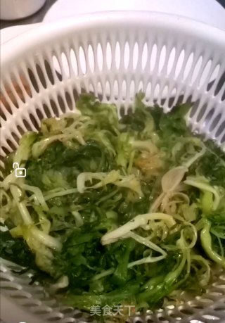 白灼苦菊的做法步骤：3