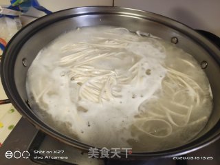 白菜鸭肉煮面条的做法步骤：2