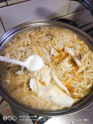 白菜鸭肉煮面条的做法步骤：7