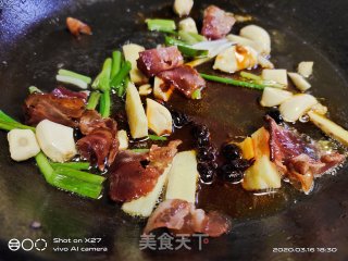 家常菜-红烧小鲳鱼的做法步骤：3