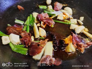 家常菜-红烧小鲳鱼的做法步骤：4