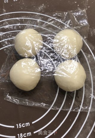 充满回忆的德国碱水面包——Brezel的做法步骤：2