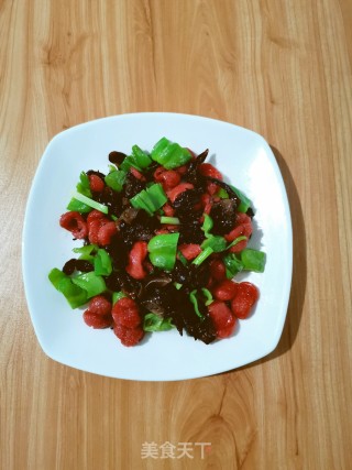 青椒木耳炒热狗肠的做法步骤：8