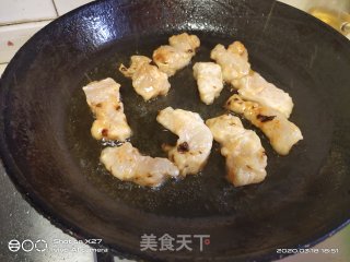 香煎巴沙鱼的做法步骤：3