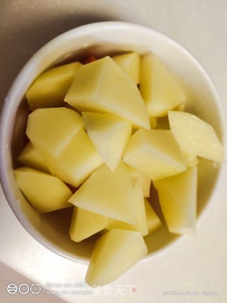 家常菜--咖喱饭的做法步骤：1