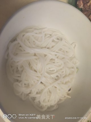肉丝煮米粉的做法步骤：7