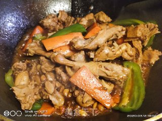 青椒烧鸭肉的做法步骤：9