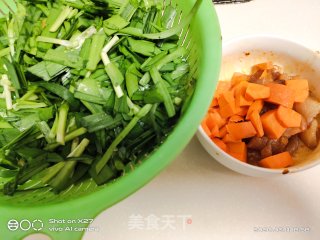 鸡肉炒韭菜的做法步骤：1