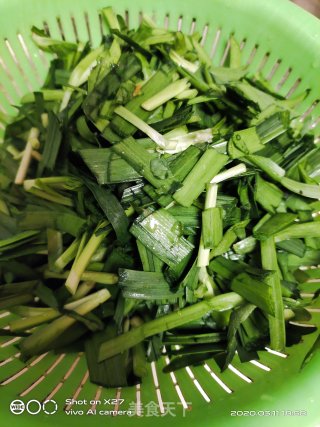 鸡肉炒韭菜的做法步骤：3