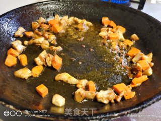 鸡肉炒韭菜的做法步骤：4