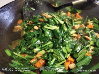 鸡肉炒韭菜的做法步骤：6