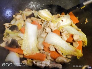 鸡胸肉炒香菇大白菜的做法步骤：7