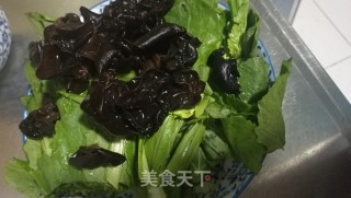 小白菜炒木耳的做法步骤：2