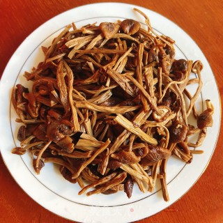 茶树菇焖鸭的做法步骤：2
