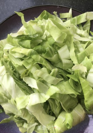 甘蓝拌脱脂猪头肉的做法步骤：3