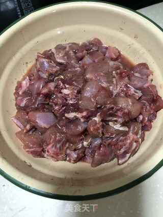 香酥麻辣兔丁的做法步骤：1