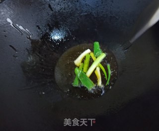 西红柿香菇鸡蛋面的做法步骤：4