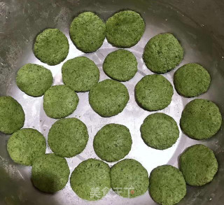 新鲜清明草做青团，为什么不翠绿，原来是没有掌握这个窍门的做法步骤：4