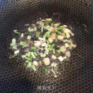 肉末杏鲍菇炒苦瓜的做法步骤：2