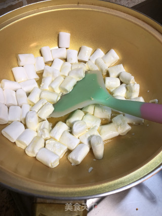 手工牛轧糖的做法步骤：1