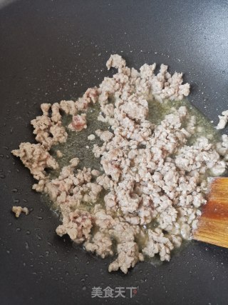 酸豇豆肉末蛋炒饭的做法步骤：4