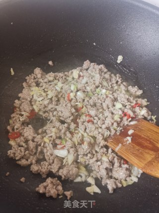 酸豇豆肉末蛋炒饭的做法步骤：5
