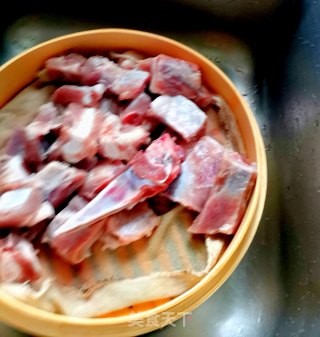新手简单易做粉蒸排骨的做法步骤：1