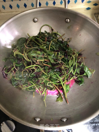 清炒红汗菜（春季必吃）的做法步骤：4