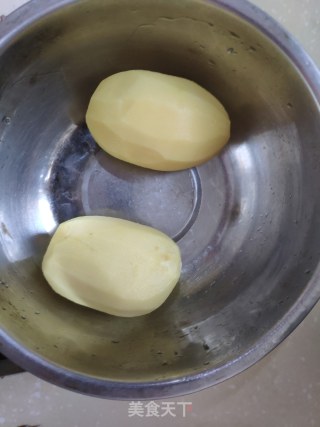 清炒土豆丝的做法步骤：1